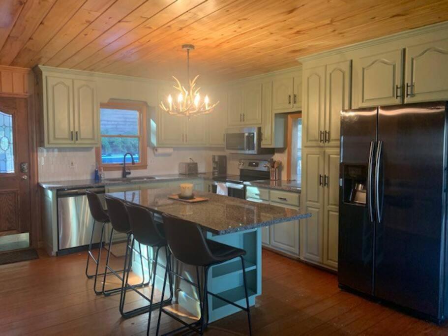 Lure Me Inn - Walk To All Resort Amenities Lake Lure Exteriör bild
