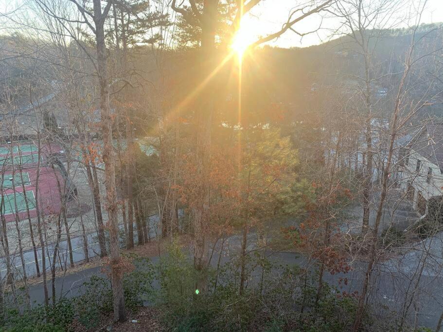 Lure Me Inn - Walk To All Resort Amenities Lake Lure Exteriör bild